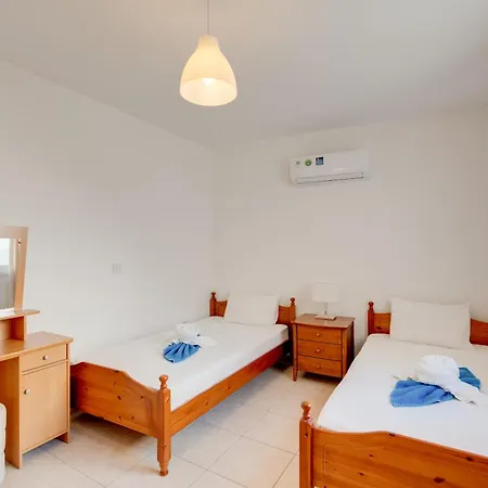 Penthouse The 'veranda' Elena Court Larnaca