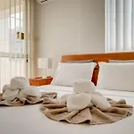 Penthouse The 'veranda' Elena Court 아파트 라르나카