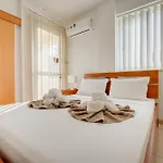 Penthouse The 'veranda' Elena Court Apartament Larnaca