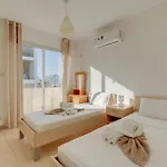 Penthouse The 'veranda' Elena Court