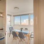 아파트 Penthouse The 'veranda' Elena Court *