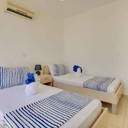 Apartment Penthouse The 'veranda' Elena Court *