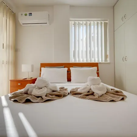 아파트 Penthouse The 'veranda' Elena Court *