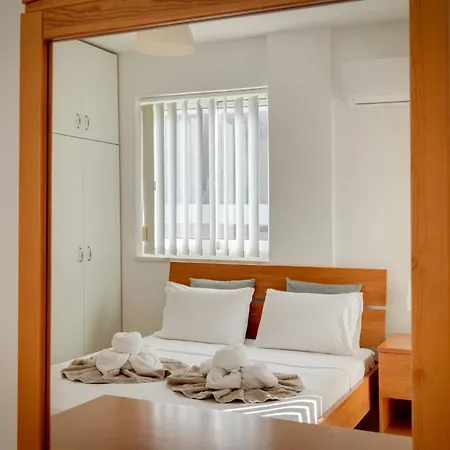 Penthouse The 'veranda' Elena Court 라르나카