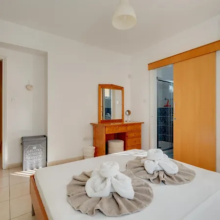 Penthouse The 'veranda' Elena Court * Larnaca