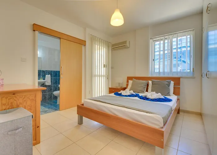 Penthouse The 'veranda' Elena Court * Larnaka