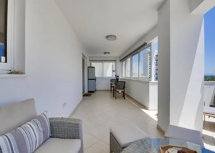 Penthouse The 'veranda' Elena Court