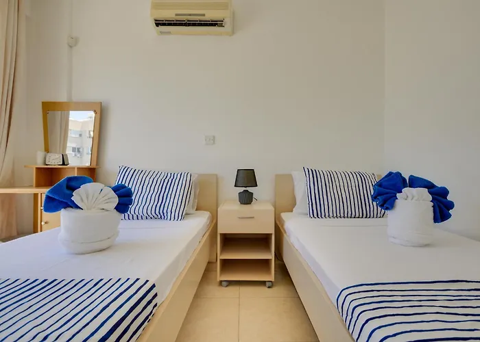 Penthouse The 'veranda' Elena Court Apartment *