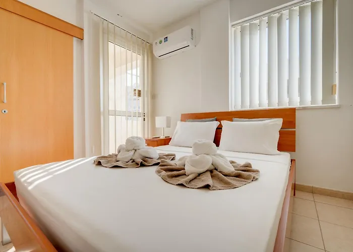 Penthouse The 'veranda' Elena Court Appartamento Larnaca