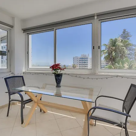 Penthouse The 'veranda' Elena Court Apartament Larnaca