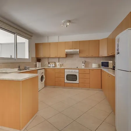 Penthouse The 'veranda' Elena Court Larnaca