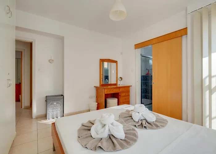 Penthouse The 'veranda' Elena Court * Larnaca