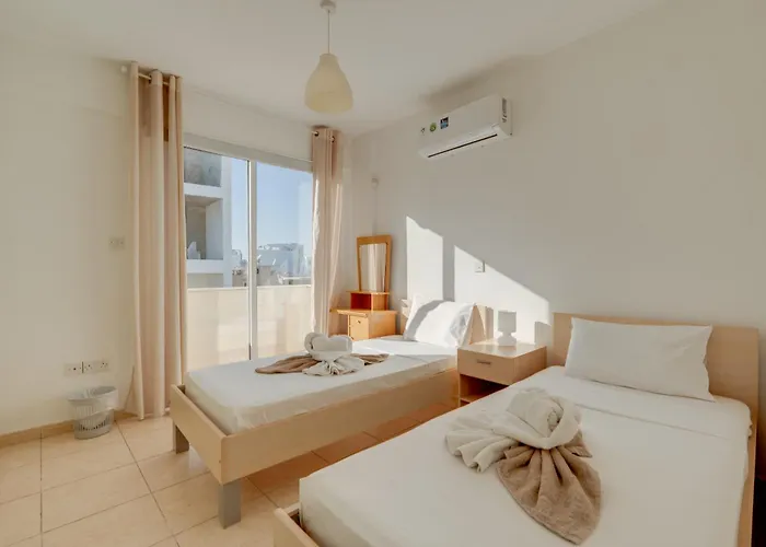 Penthouse The 'veranda' Elena Court