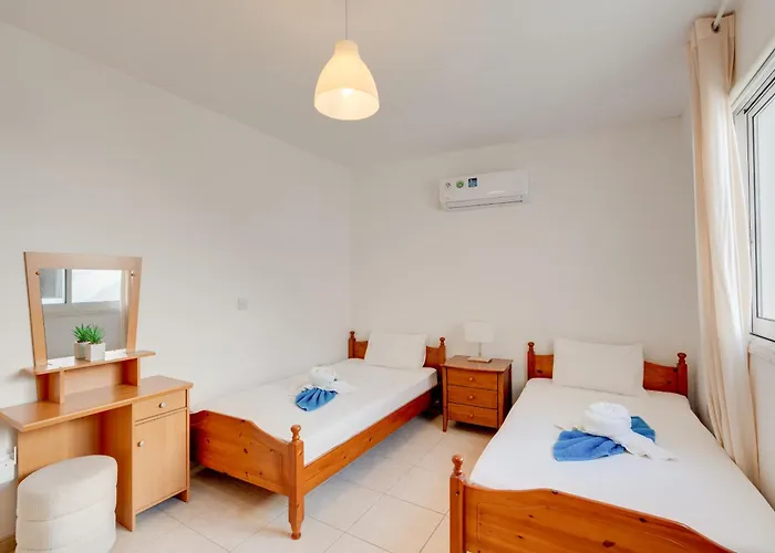 Penthouse The 'veranda' Elena Court Larnaca