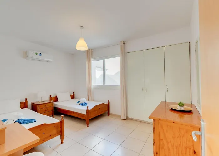 Penthouse The 'veranda' Elena Court